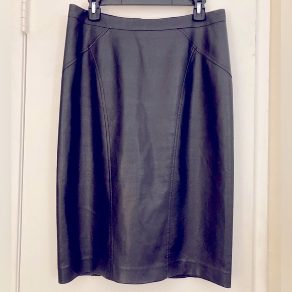 BCBG MAXAZRIA BLACK VEGAN LEATHER PENCIL SKIRT SZ MEDIUM—STUNNING! - Picture 1 of 13